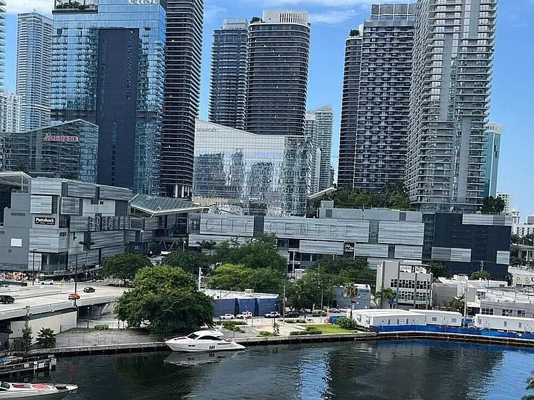 350 S Miami Ave #15 — Photo 6