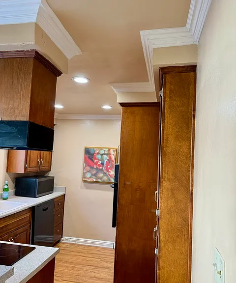 313 N Acacia Ave #D — Photo 41