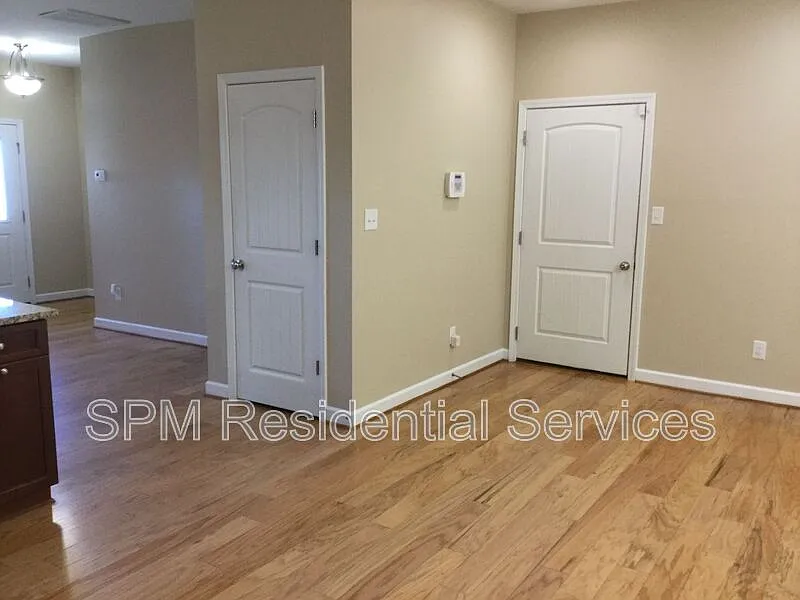 4 bed, 2.5 bath, 2020 sqft, $2,250 — Photo 3