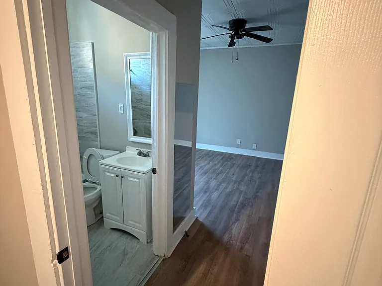 1485 Jackson Ave — Photo 16