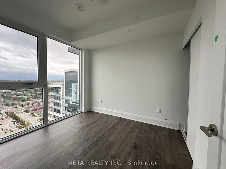 105 Oneida Cres #2710 — Photo 16