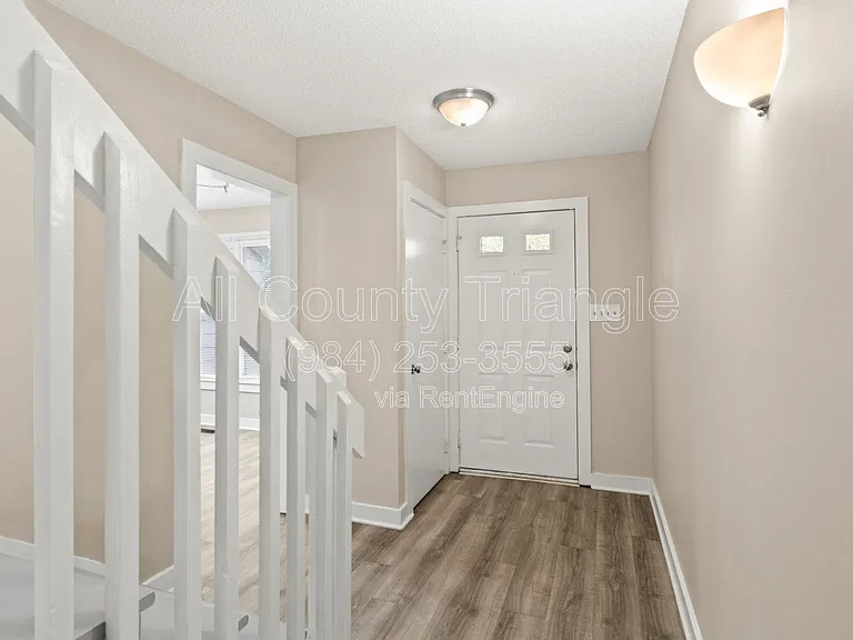 1619 Budwood Dr — Photo 6
