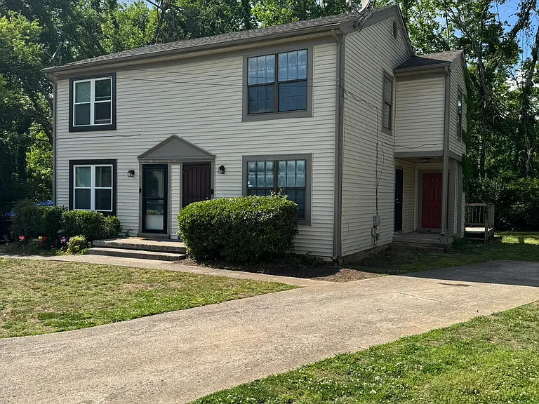 1308 Ewing Creek Dr — Photo 2