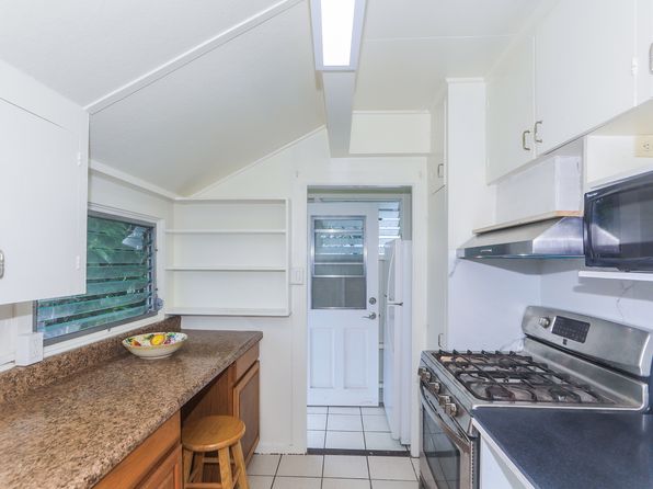2534 E Manoa Rd #C