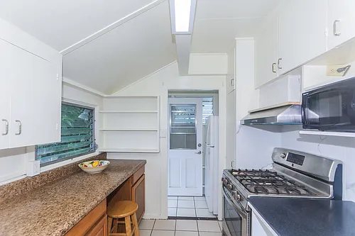 2534 E Manoa Rd #C Photo 1