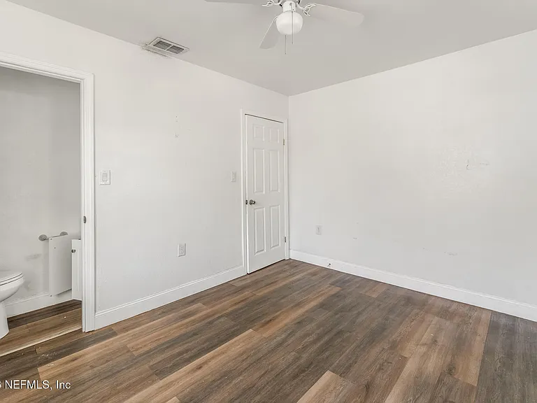 1018 W 23rd St — Photo 8