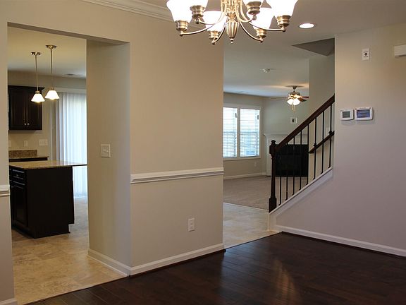 2nd image of 547 Kimpton Dr