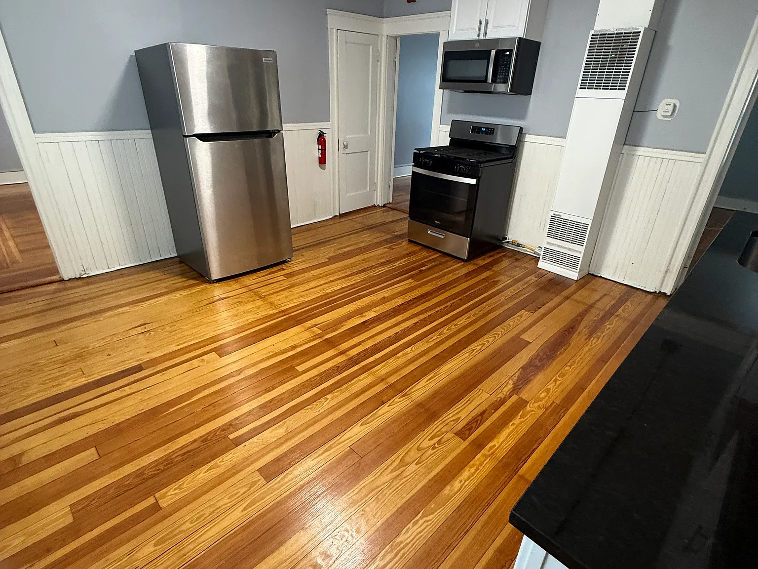 2 bed, 900 sqft, $1,725 — Photo 2