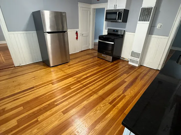 337 Dulude Ave APT 1R, Woonsocket, RI 02895