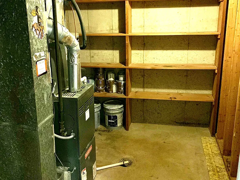 Utility room with Storage