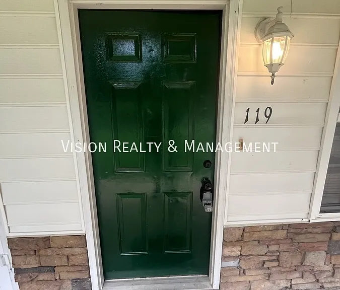 119 Kaiser St — Photo 3