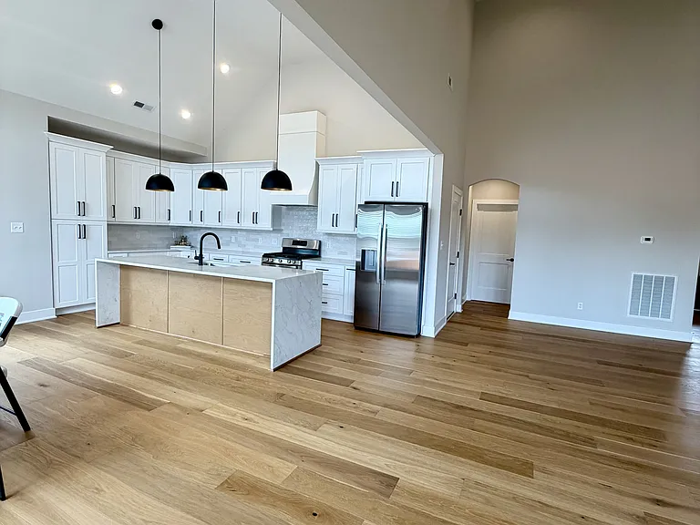 204 Crest Ridge Ct — Photo 10