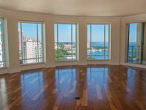 4th image of 100 Beach Dr NE Unit 1701