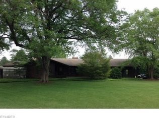 1160 Palmetto Dr, Hubbard, OH 44425