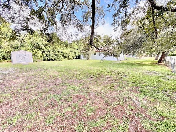 3rd image of 215 Eldorado Dr