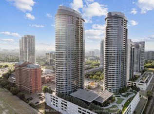 135 Village Green Sq #816, Toronto, ON M1S 0G4