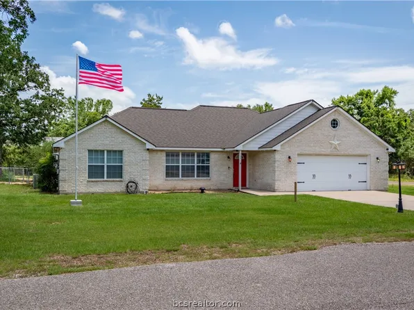 148 Fairway Dr, Hilltop Lakes, TX 77871