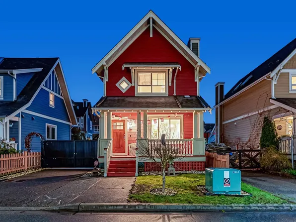 270 Holly Ave, New Westminster, BC V3M 0B3