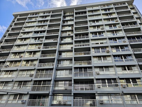 2nd image of 1621 Dole St APT 504