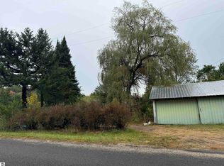 6278 N 11th Rd, Mesick, MI 49668