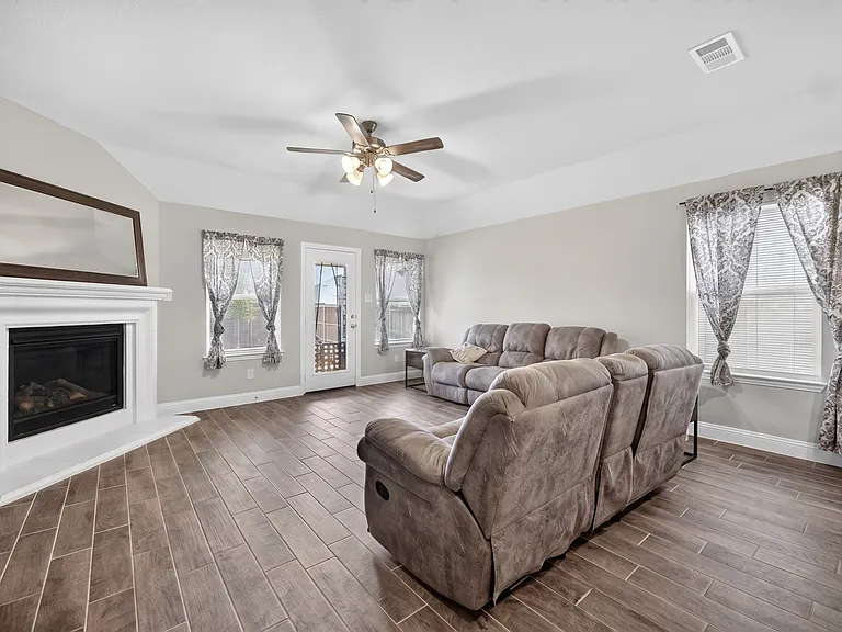 512 Portina Dr — Photo 19