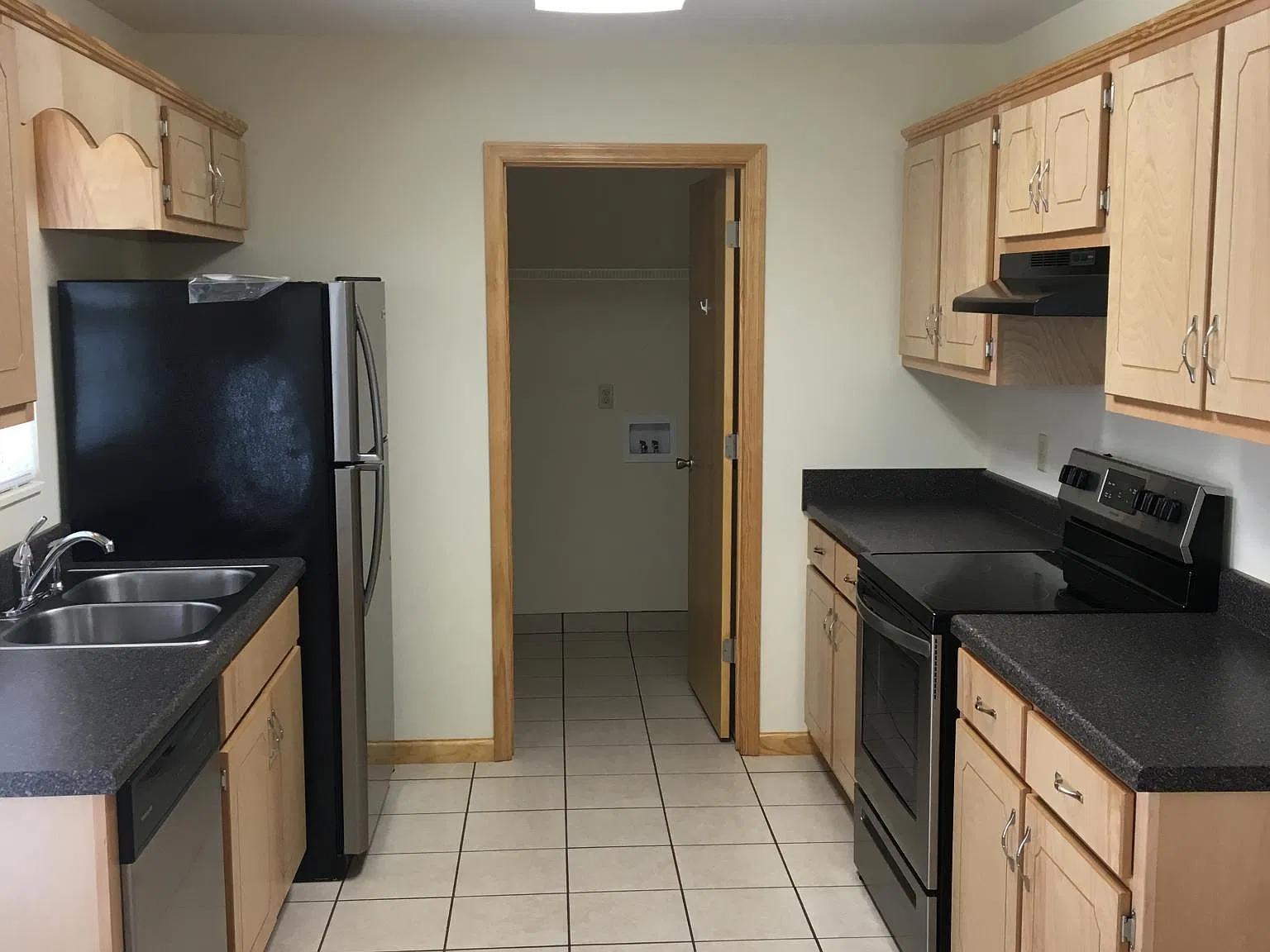 2 bed, 1100 sqft, $1,300 — Photo 4