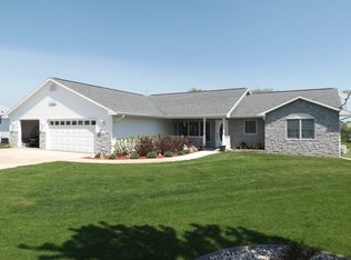 1505 N Star Ct, New London, WI 54961