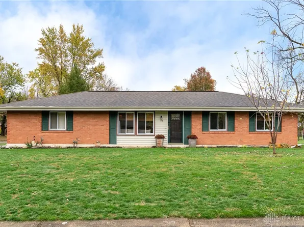 95 Shady Oak Dr, Bellbrook, OH 45305