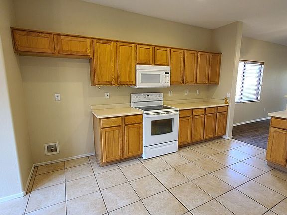 4th image of 2065 E Indian Wells Dr