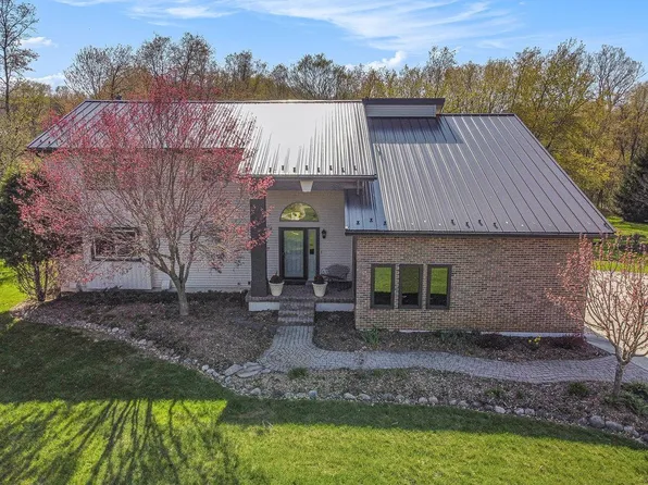 2674 Echo Ln, Ortonville, MI 48462