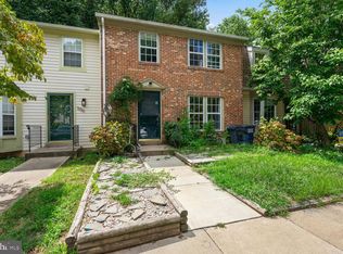 5748 Walnut Wood Ln, Burke, VA 22015