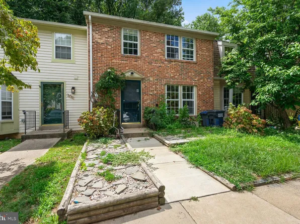 5748 Walnut Wood Ln, Burke, VA 22015