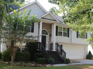 4365 Round Stone Dr, Snellville, GA 30039