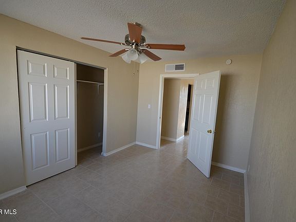 5th image of 713 Thorn Ave