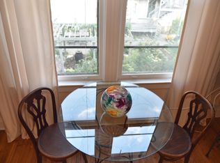 824 Gaffield Pl APT 3, Evanston, IL 60201