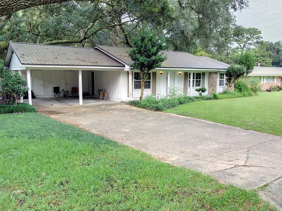3200 Brookline Drive West. Metal Roof