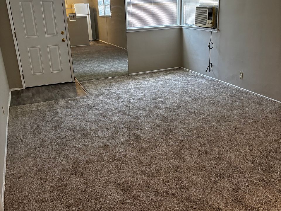 Living room & dining area