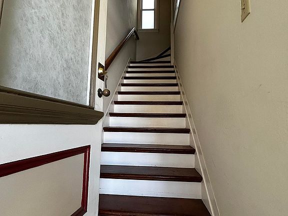 5th image of 485 Hill St