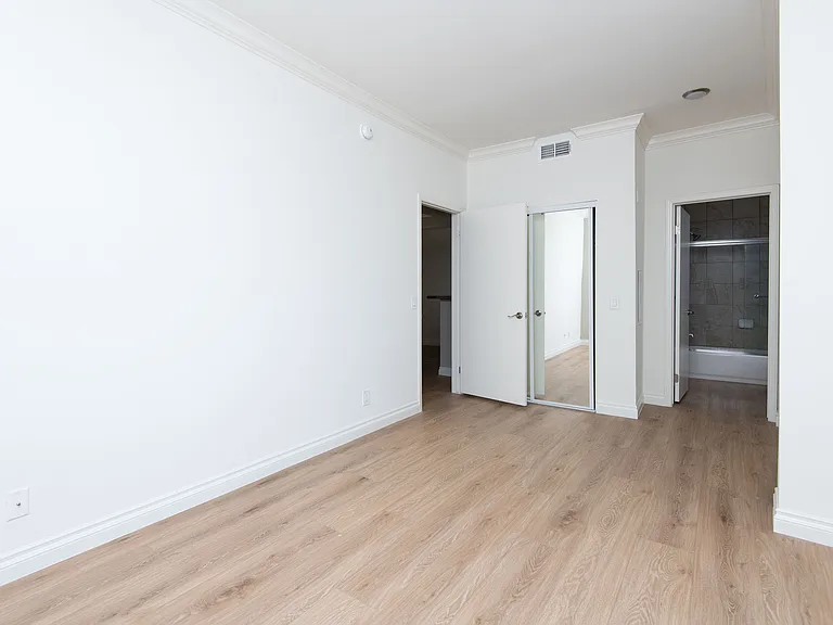 7007 Glasgow Ave #106 — Photo 13