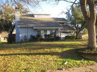 701 Red Wing Dr, Lewisville, TX 75067