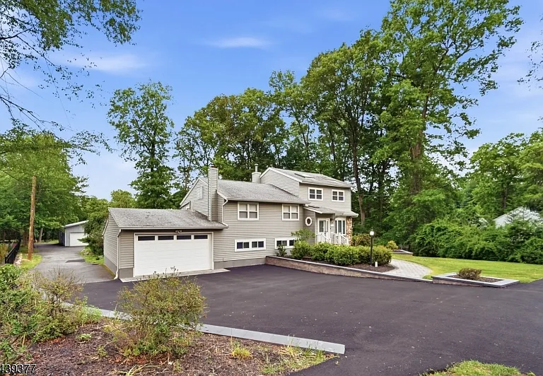 47 Crossbrook Rd — Photo 3