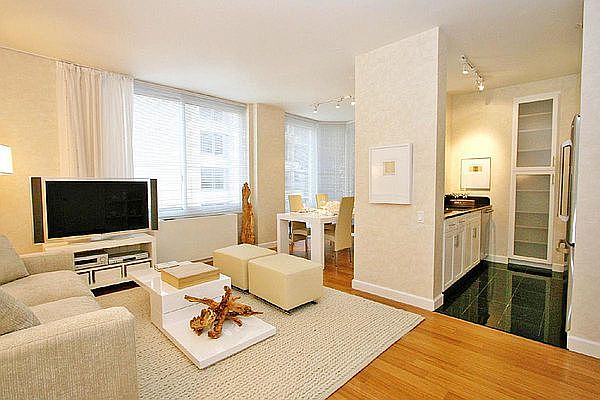 1st image of 320 W 38th St APT 1902