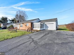 90 Clearview Rd, Ephrata, PA 17522