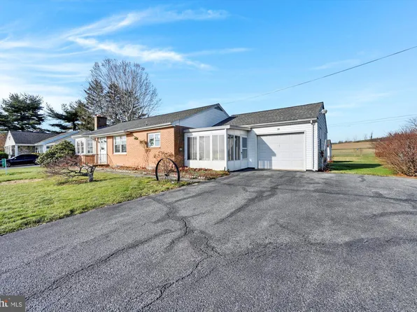 90 Clearview Rd, Ephrata, PA 17522