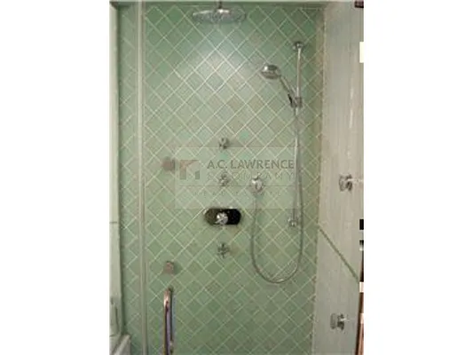 Sold by Aclawrence | media 19