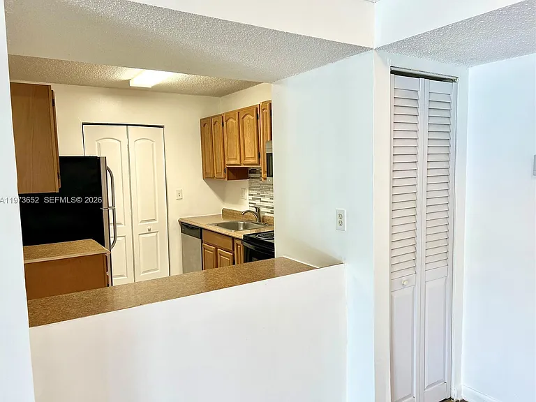 20761 NE 4th Pl #104 — Photo 3