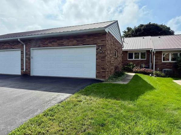 2020 Minnetonka Dr, Cedar Falls, IA 50613