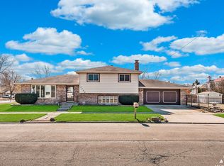 7500 Banks St, Justice, IL 60458