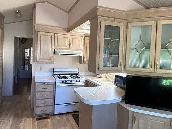 5th image of 47340 Jefferson St #304