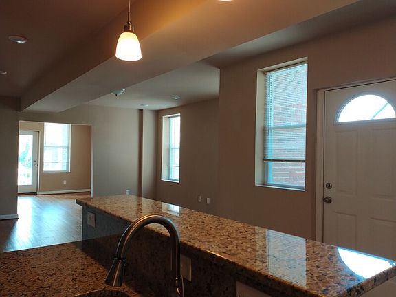 4th image of 112 W 39th St APT 5